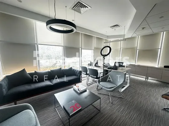 Inversión_ Moderna Oficina 352 M2 En Venta. Las Condes