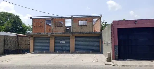 En Alquiler Local Comercial  En  Cabudare Calle Transitada Rpaiva