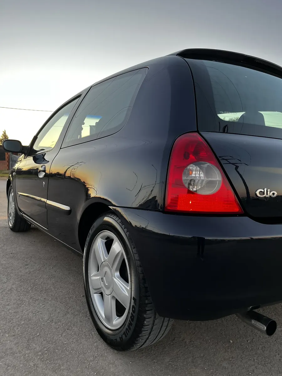 Renault Clio 1.6 Dynamique558657312307947525