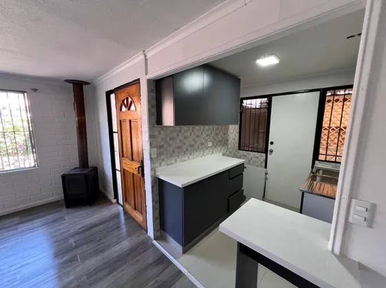 Casa Remodelada En Los Castaños