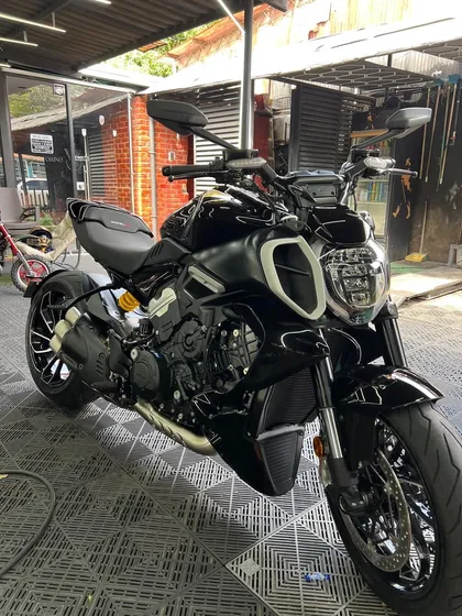 Único Dueño Ducati Diavel V4 Como Nueva Cero Detalles