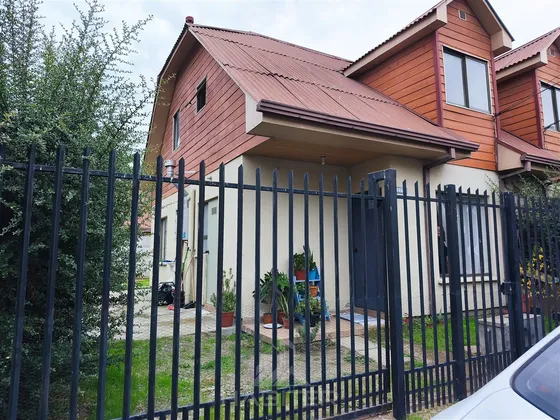 Casa En Arriendo De 3 Dorm. En Curicó