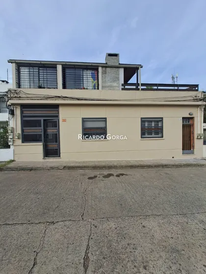Casa En Venta De 3 Dormitorios Y Fondo Con Parrillero En Paso De Las Duranas