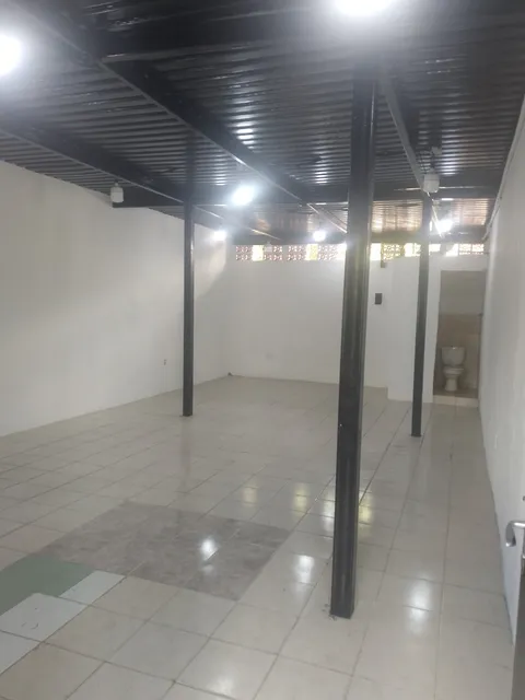 Se Alquila Local Comercial Calle Rivas - Guatire -  Edo - Miranda