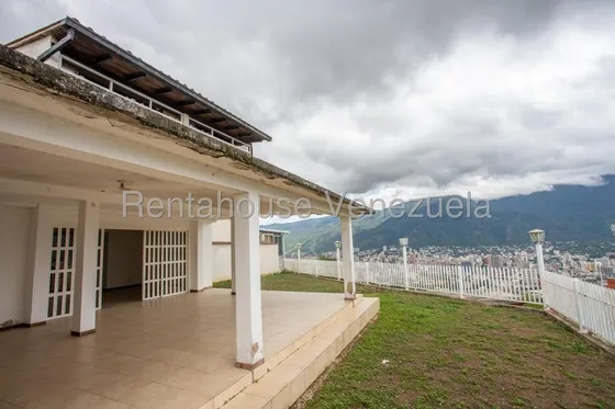 Casa En Venta En Colinas De Bello Monte Caracas Angela Tochon Calle Cerrada