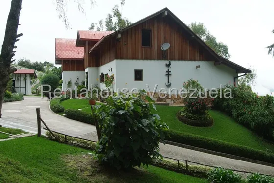 Casa En Venta Ubicada En La Colonia Tovar, Fvina 25-19243