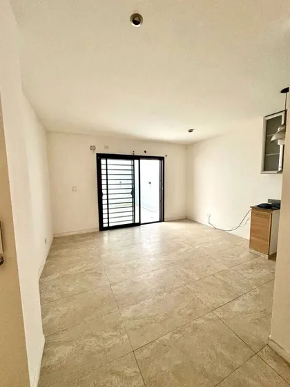 Departamento Dos Ambientes Con Patio Y Cochera