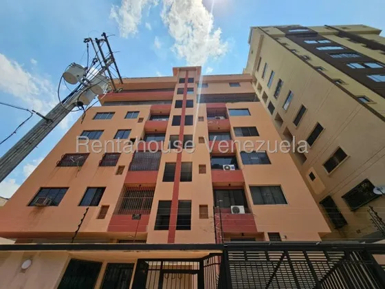 Apartamento En Venta Tipo Estudio En San Isidro Maracay 25-20449 Mfc