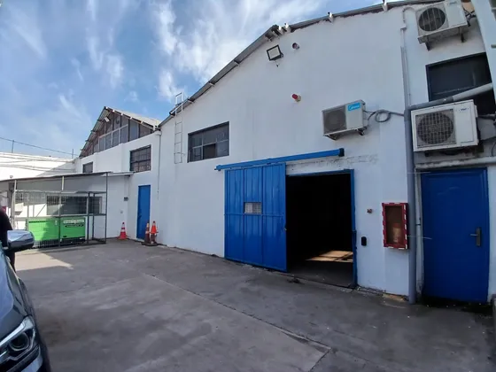 Propiedad Comercial 1.300m2  Av Vivaceta / Nueva De Matte