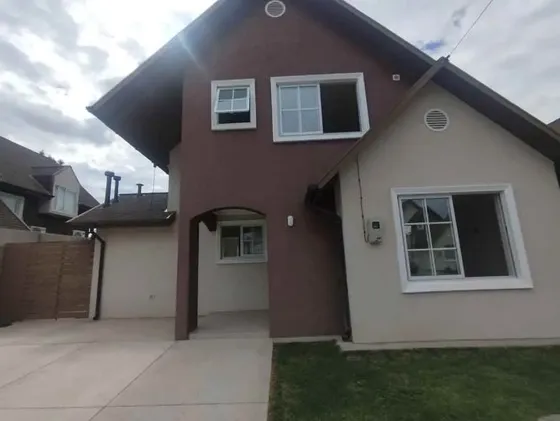 Moderna Casa Nueva En Condominio Inglés Curicó