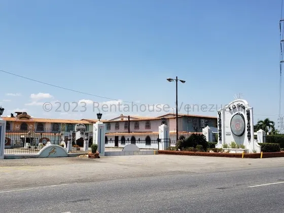 Hotel En Venta Con Restaurante, Tasca Y Discoteca. Sector La Encrucijada De Turmero. Terreno Propio Con Pozo De Agua, Planta Eléctrica Total Negociable Kg:24-24176