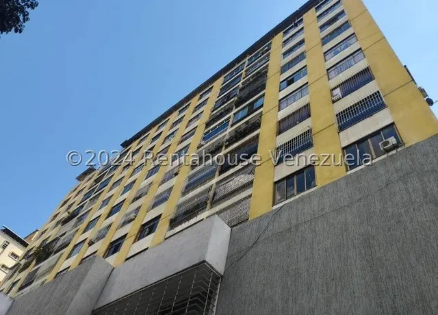 Amplio Apartamento En Venta En Avenida Andrés Bello