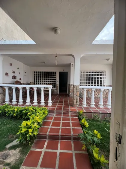 En Venta Casa En La Urbanización La Esmeralda, San Diego. Maritza Lopez