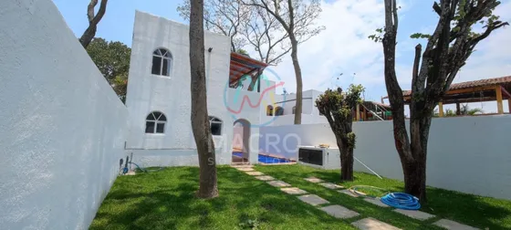 Casa En Venta En Tlayacapan Con 3 Recamaras, Alberca Y Amplio Jardín Con Escrituras