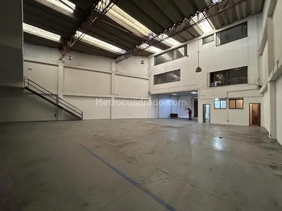 Bodega En Arriendo 730m Rionegro