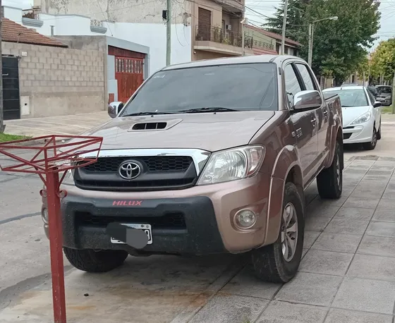 Toyota Hilux Pick-up 3.0 I Srv Cab Doble 4x2 Cuero