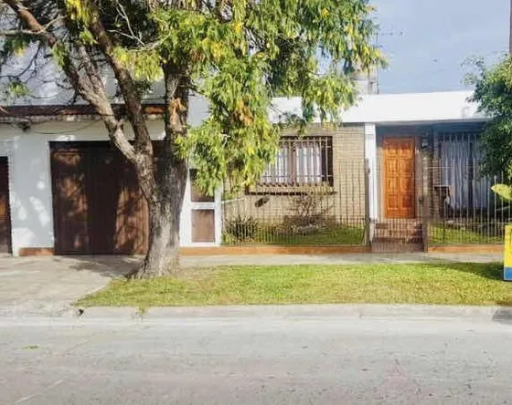 Ph En Venta - 3 Dormitorios 1 Baño - 128mts2 - Castelar Norte