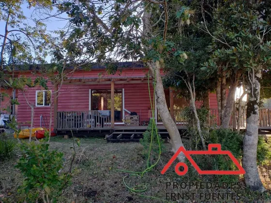 Venta Casa Con Terreno De 1 Hectárea En Corral, Sector Huiro