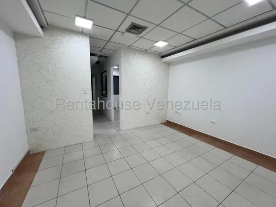 Oficina En Venta Las Delicias Maracay 27-2186 Yb