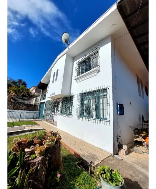 Casa En Alquiler: Urb Los Castores.