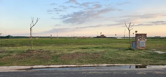 Lote En Frente Al Club House Y Entrada Principal. Dueño Directo, Posesión Inmediata. A Minutos De La Ruta, Jumbo, Servicios En Amarras Ii, Puertos Escobar