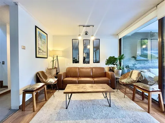 Casa En Arriendo De 5 Dorm. En Colina