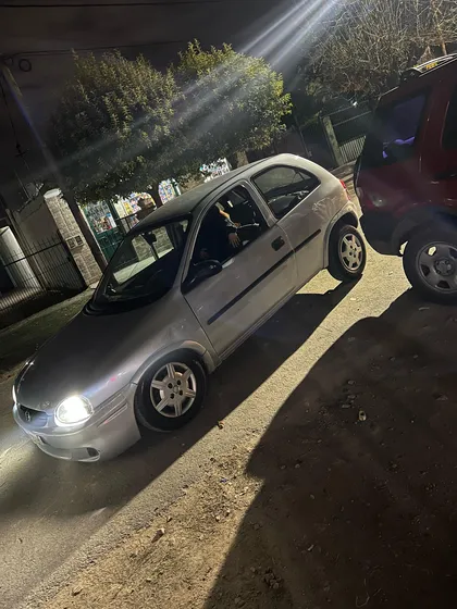 Chevrolet Corsa 1.6 Classic Super Pkele