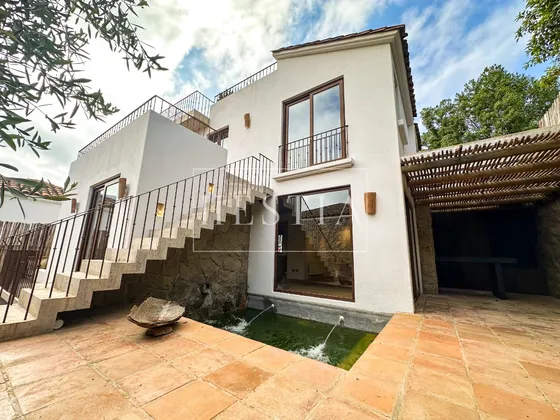 Casa En Zapallar / La Pedrera