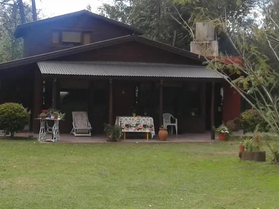 Casa En Venta - 2 Dormitorios 2 Baños - 1.541mts2 - Zárate