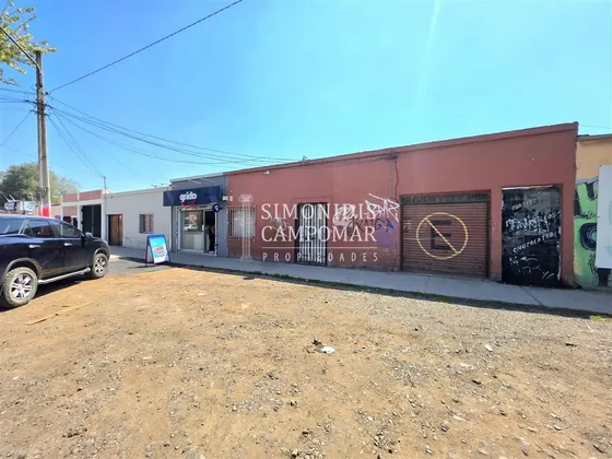 Casa En Venta De 4 Dorm. Local Comercial En Quinta Normal