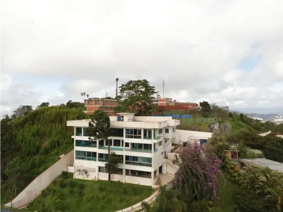 Vendo Quinta En La Lagunita 1600 M2 Construcción
