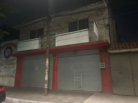 Rento Casa Sobre Avenida Con 2 Accesorias Con Excelente Ubicacion