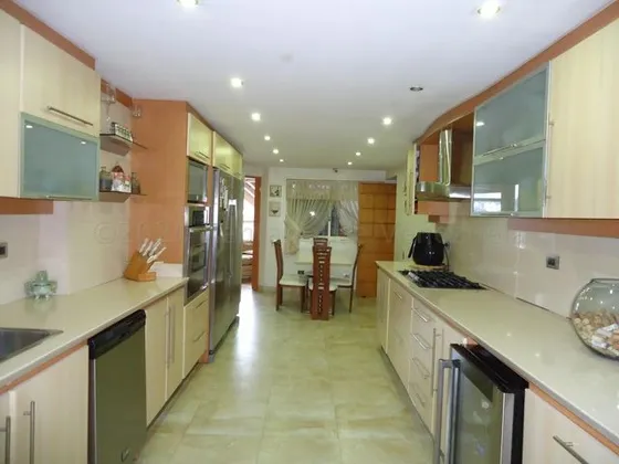 Apartamento En Alquiler En Colinas De Valle Arriba 23-25879 K.f