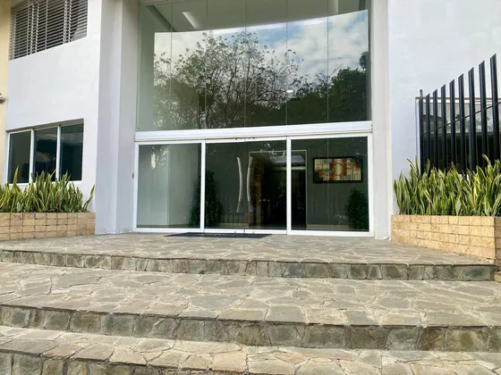 Grey Zuloaga Y Javier Philip Inzitu Realtors  Venden Apartamento En Residencias Antalya Las Chimeneas Valencia Carabobo Venezuela