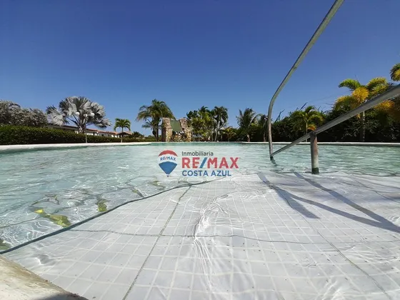 Remax Vende Excelente Oportunidad De Inversion, Casa En Obra Blanca De 587.33m2 En El Parcelamiento Ranchos Maria Antonia, Conjunto Las Aves, Chichiriviche Estado Falcon.