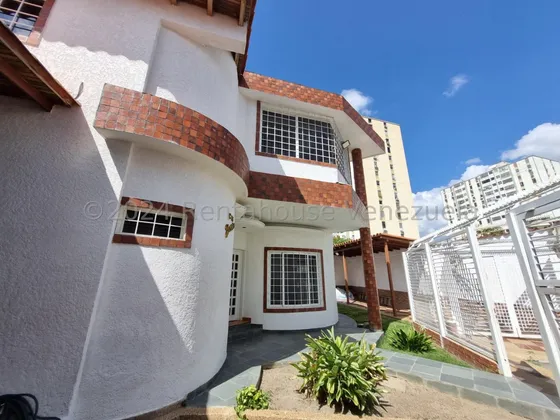-% #/tu Futuro Comienza Aqui /* Tu Nueva Propiedad Espera Por Ti.- Casa En Venta En Club Hipico Las Trinitarias Barquisimeto