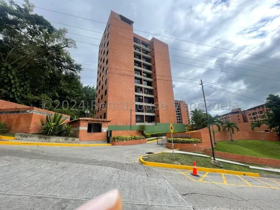 Ajr Apartamento En Alquiler En Colinas De La Tahona 25-779 Yg