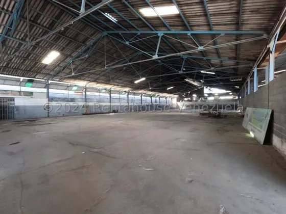 En Venta Galpon Industrial En Barquisimeto Cuenta Con Amplios Espacios Ideales Para El Area De Procesos Industriales O Almacen Para Cualquier Empresa Comercial Francisco Rojas Norscia Rentahouse!!! 