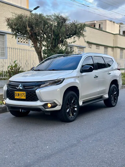Mitsubishi Montero Sport 2.5