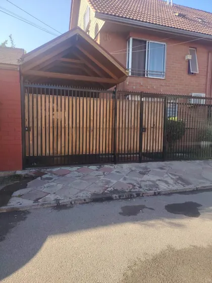 Arriendo Casa 3 Pisos Lomas De Quilicura