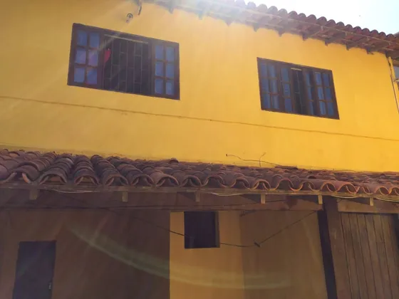 Oportunidade Imperdível! Vendo 2 Casas + 6 Kitinets 