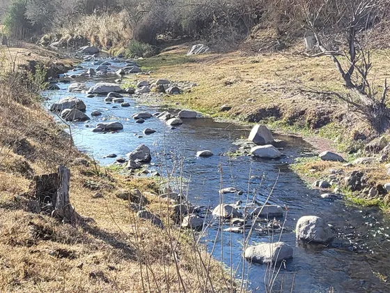 Exclusiva Fracción De 5037 M2  / Frentista Al Río Dolores / Capilla Del Monte