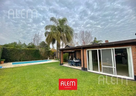 Casa En Venta En Campos De Echeverría, Canning