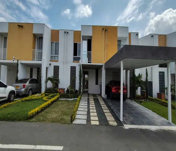 Precio De Oportunidad, Vendo Casa En El Castillo - Tulipanes