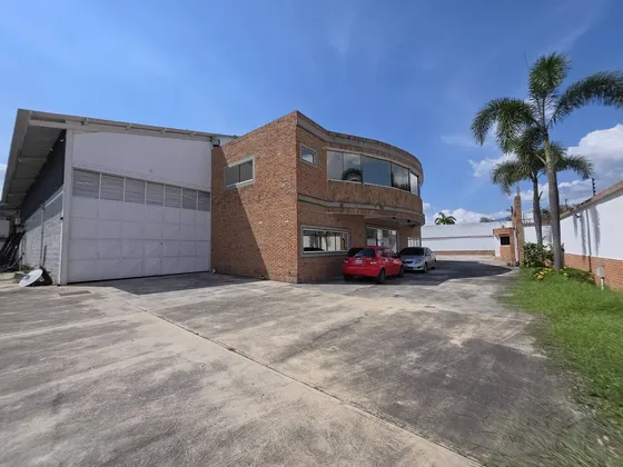 Galpón Comercial En San Diego Zona Industrial Castillete
