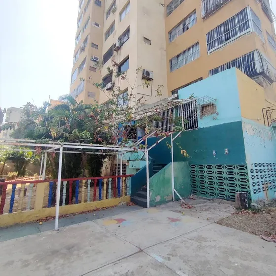 Local De 80 Mts En Catia La Mar, (sector Puerto Viejo)