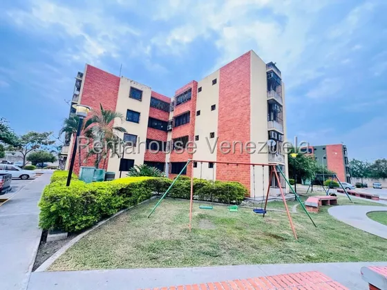 Moderno Apartamento En Alquiler En Narayola La Morita Amoblado Vigilancia Privada Parque Infantil Y Mas Contactenos Estef 25-20722