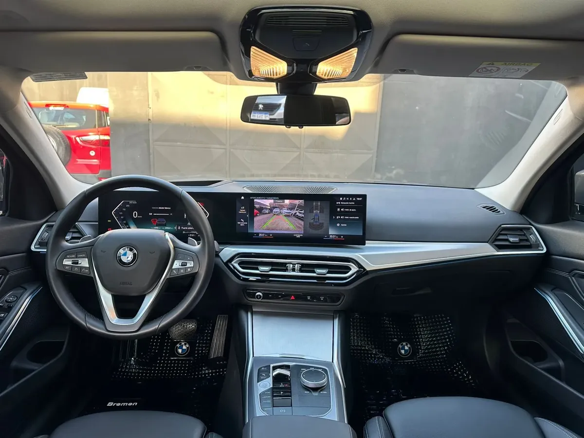 BMW 3 Series 2.0 320i Sedan Sport Line404462832987688962