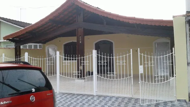 Casa Terrea 6 Dormitorios ,4 Banheiros, 4 Vagas De Garagem,piscina Churrasqueira.proximo A Praia.. 