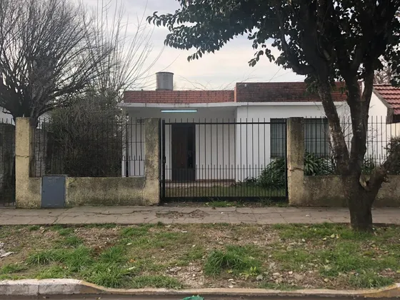 Casa - Ingeniero Adolfo Sourdeaux